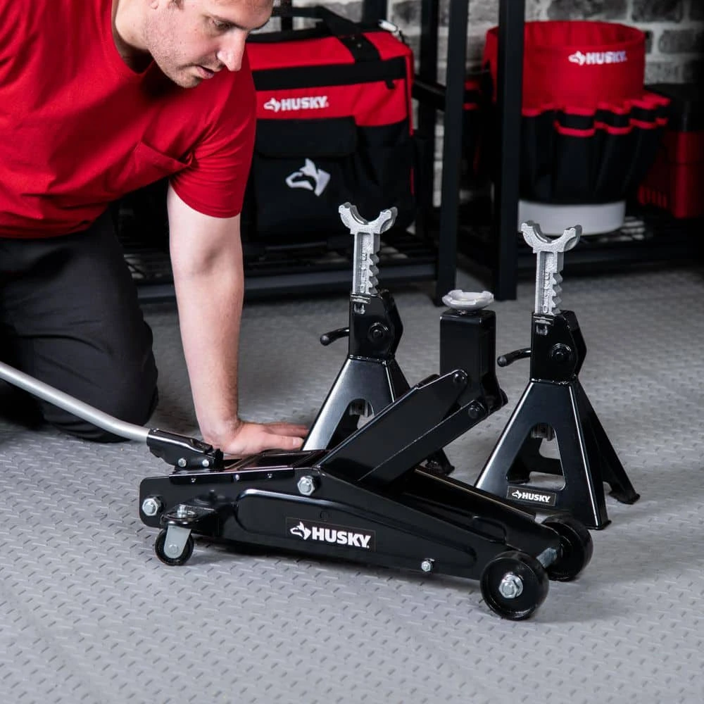Husky 3-Ton Light Duty Truck Jack And Jack Stand Pair 5 Husky 3-Ton Light Duty Truck Jack And Jack Stand Pair - Image 5
