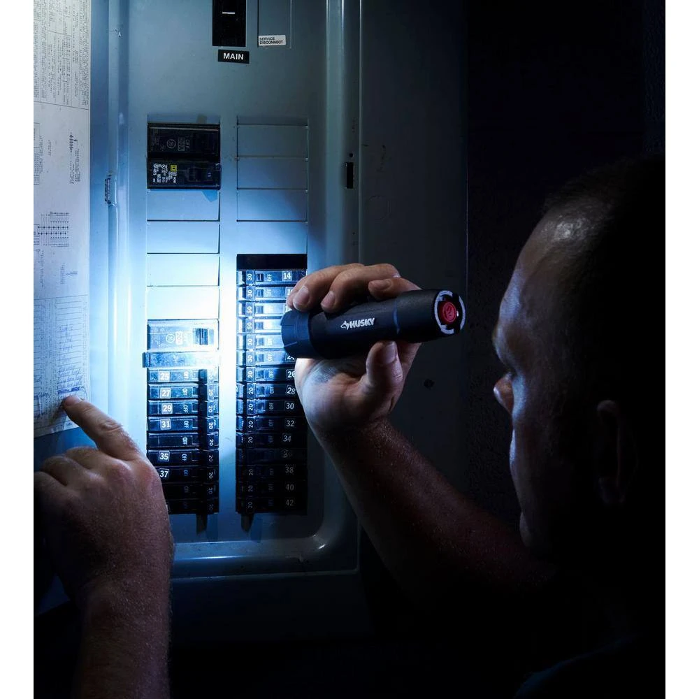 Husky 350 Lumens Tough Stainless Steel Core LED Flashlight 2 Husky 350 Lumens Tough Stainless Steel Core LED Flashlight - Image 2