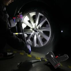 Husky 2500 Lumens Dual Power Floating Rechargeable Spotlight -Husky Shop husky handheld spotlights 90711 40 1000