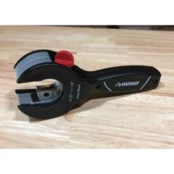 Husky 1-1/8 In. Ratcheting Tube Cutter -Husky Shop husky pipe tube cutters 86 036 0111 1f 1000