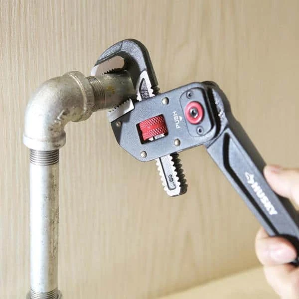 Husky Multi-Angle Pipe Wrench 3 Husky Multi-Angle Pipe Wrench - Image 3