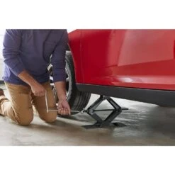 Husky 1-1/2 Ton Scissor Car Jack -Husky Shop husky scissor jacks hd00113 76 1000